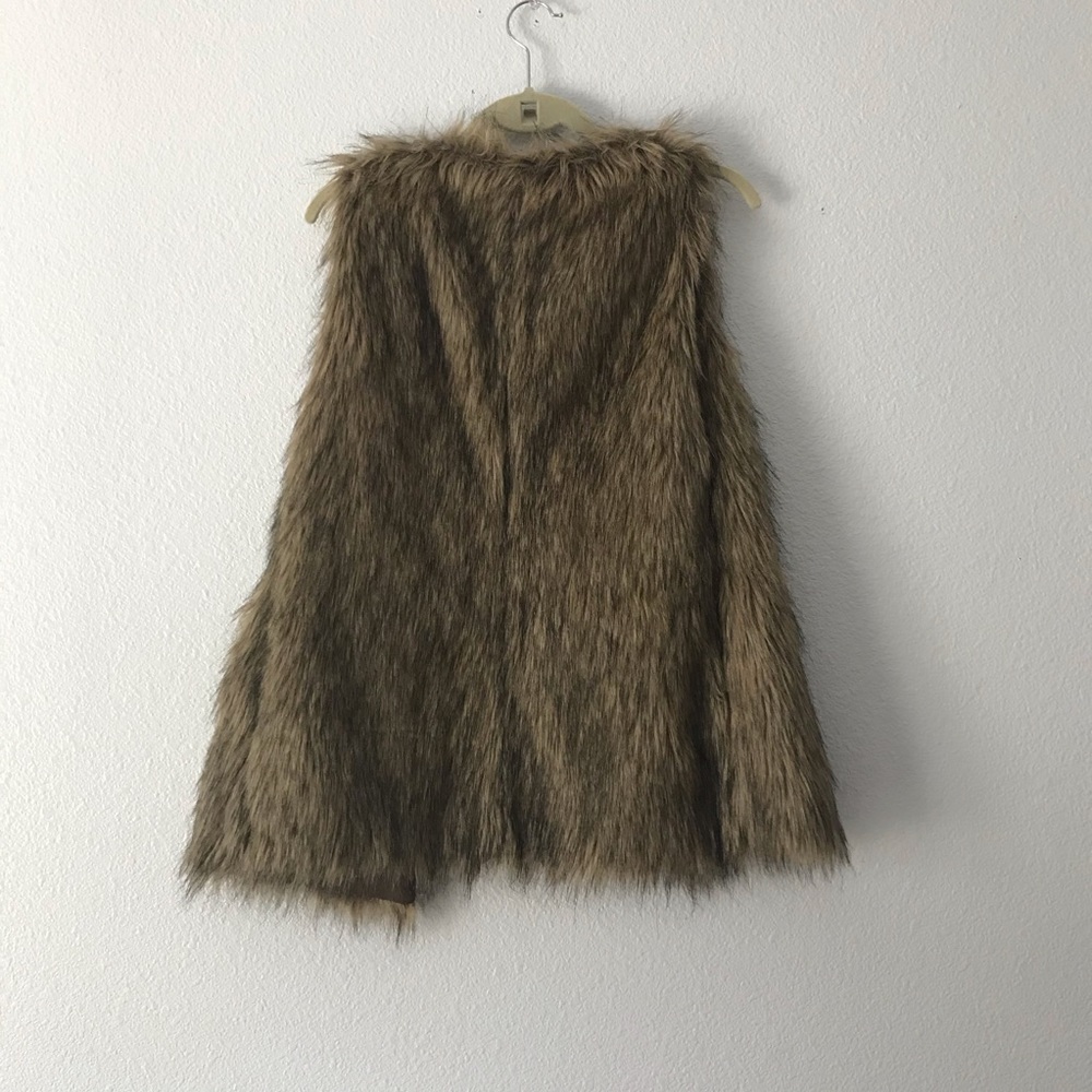 Faux Fur Vest Women’s Size Small - Picture 5 of 9